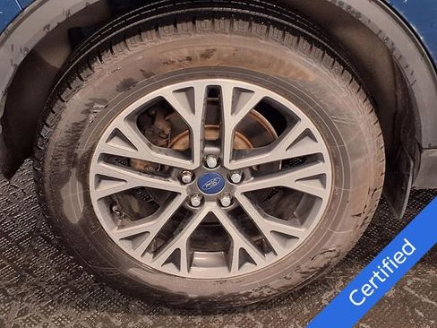 Used 2020 Ford Escape SEL image 32