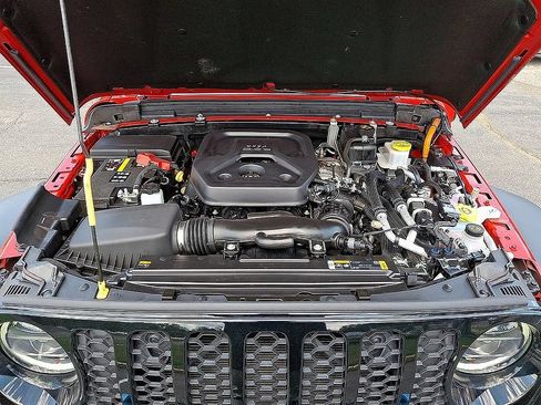 Used 2023 Jeep Wrangler Unlimited w/ Cold Weather Group AWD/4WD image 28