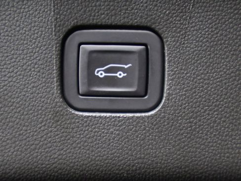 Used 2024 Buick Enclave Premium image 21