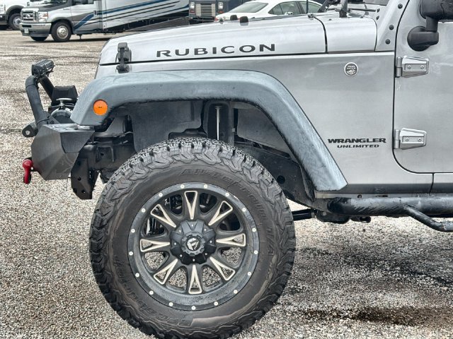 Used 2016 Jeep Wrangler Unlimited Rubicon w/ Connectivity Group AWD/4WD image 10