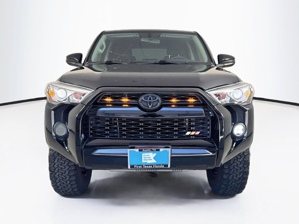 Used 2018 Toyota 4Runner SR5 AWD/4WD image 2