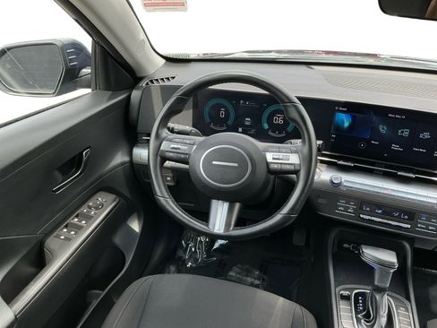 Used 2025 Hyundai Kona SEL FWD image 11