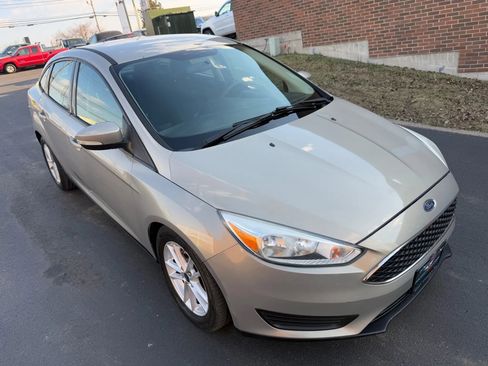 Used 2015 Ford Focus SE image 10