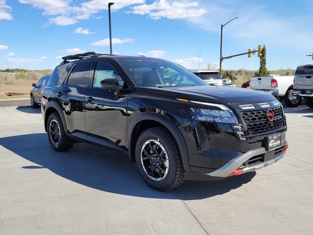 Used 2026 Nissan Pathfinder Rock Creek w/ Rock Creek Premium Package AWD/4WD image 4