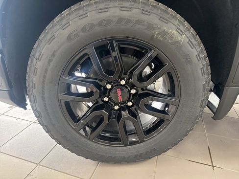 Used 2026 GMC Sierra 1500 Elevation image 8