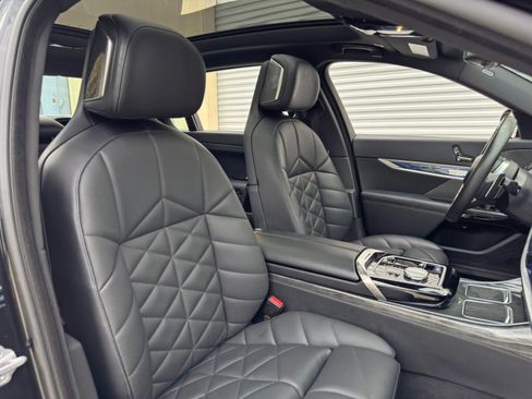 Used 2023 BMW 740i RWD image 47