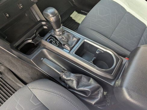 Used 2019 Toyota Tacoma TRD Off-Road AWD/4WD image 18