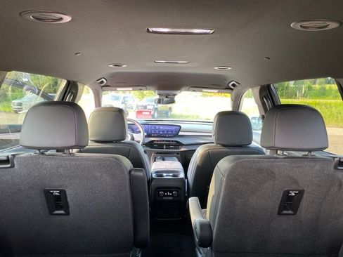 Used 2026 Buick Enclave Sport Touring AWD/4WD image 32
