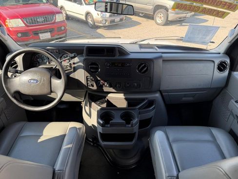 Used 2009 Ford E-350 and Econoline 350 Extended Wagon Super Duty image 23