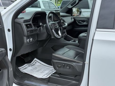 Used 2024 GMC Yukon XL SLT RWD image 14