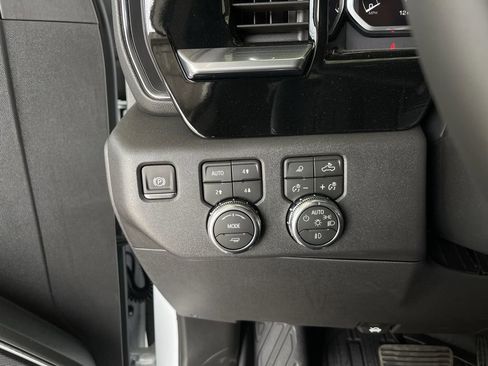 New 2026 GMC Sierra 1500 SLT w/ SLT Premium Plus Package AWD/4WD image 18