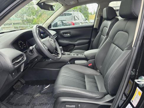 Certified 2024 Honda HR-V EX-L image 3