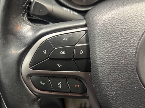 Used 2019 Jeep Cherokee Latitude w/ Cold Weather Group image 26