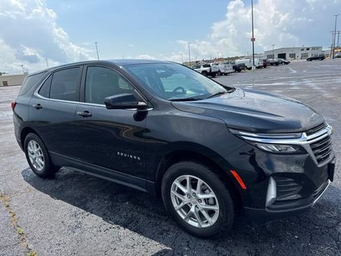 Used 2023 Chevrolet Equinox LT w/ Driver Convenience Package AWD/4WD image 3