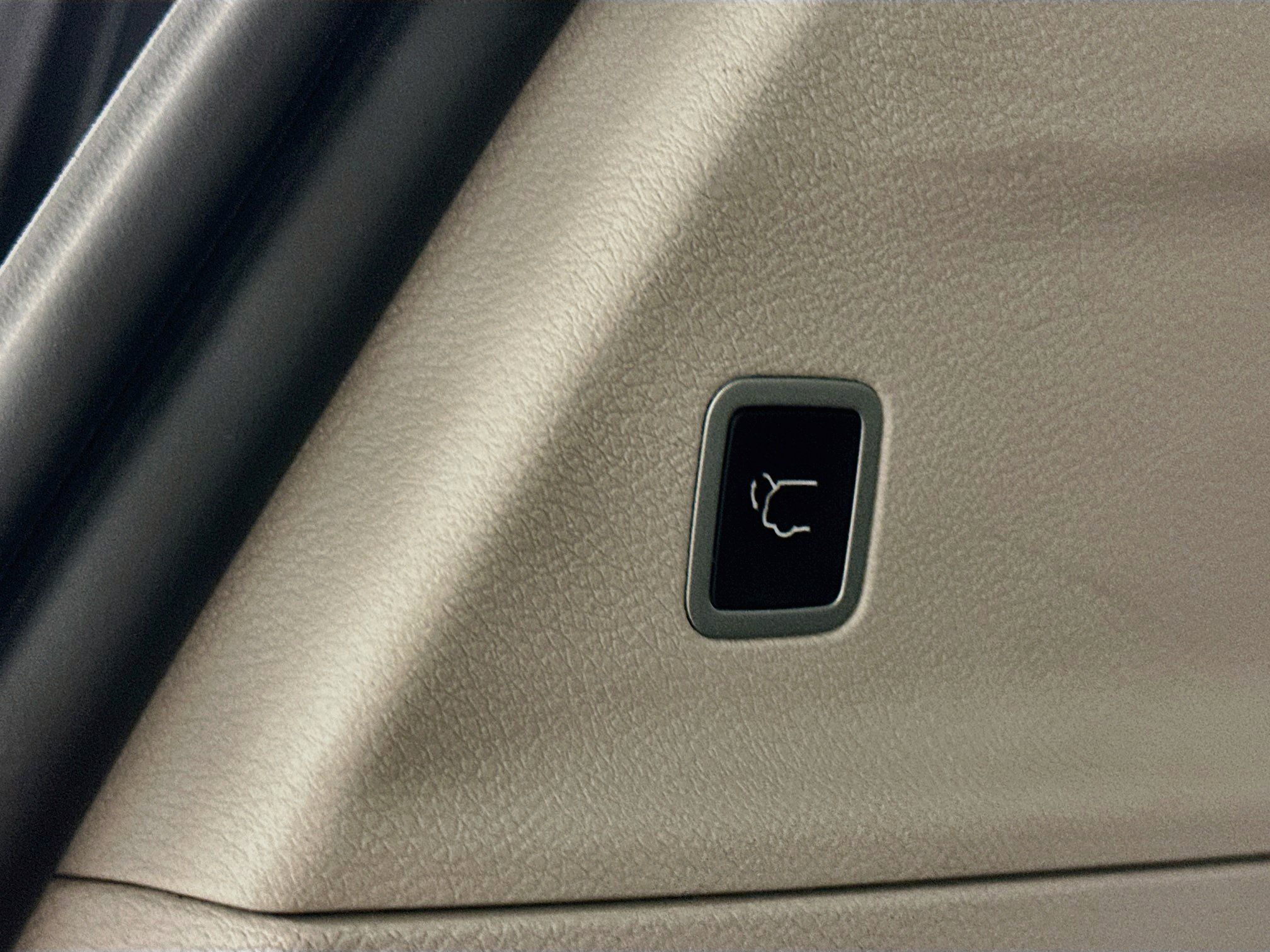Used 2024 Chrysler Pacifica Touring-L FWD image 31