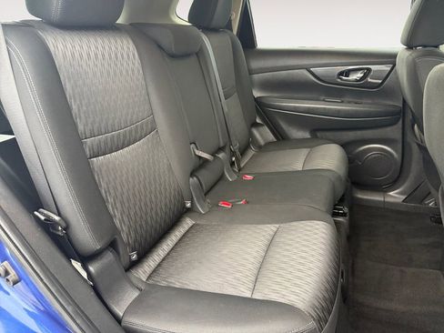 Used 2017 Nissan Rogue SV image 30