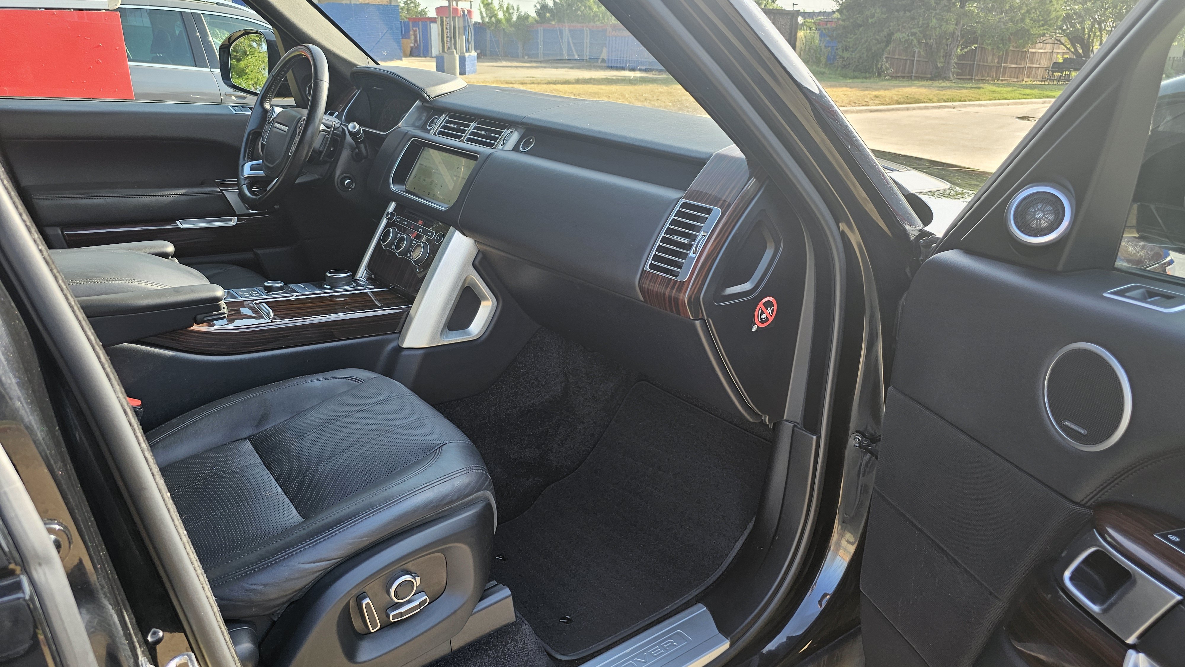 Used 2017 Land Rover Range Rover HSE AWD/4WD image 29