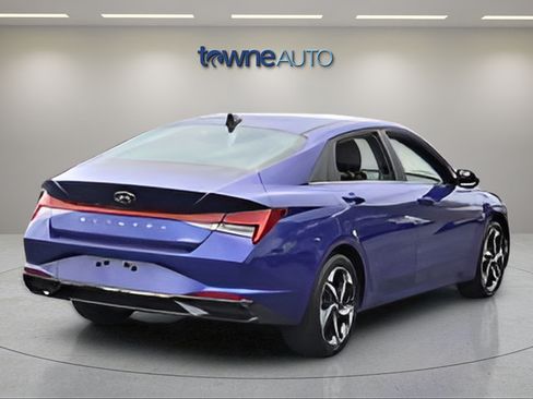 Used 2023 Hyundai Elantra Limited FWD image 5