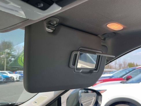 Used 2023 Nissan Rogue SL w/ SL Premium Package image 10