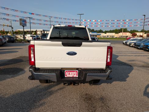 Used 2025 Ford F250 XLT AWD/4WD image 4