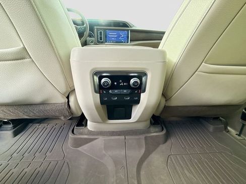 Used 2021 GMC Yukon Denali w/ Denali Ultimate Package image 28