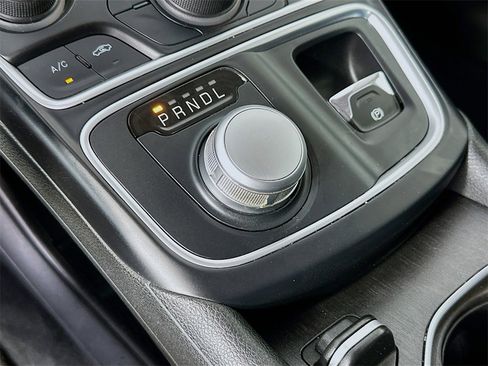 Used 2015 Chrysler 200 Limited image 15