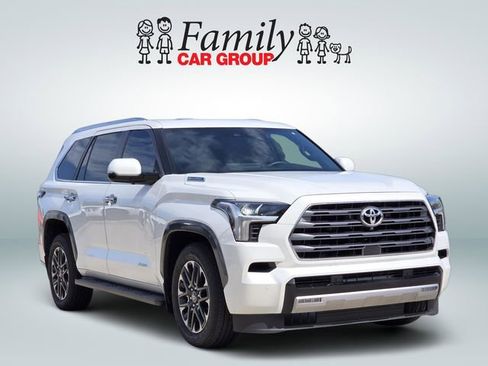 Used 2025 Toyota Sequoia Limited AWD/4WD image 2