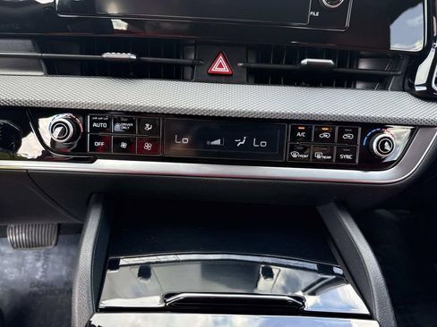 Used 2023 Kia Sportage LX image 29