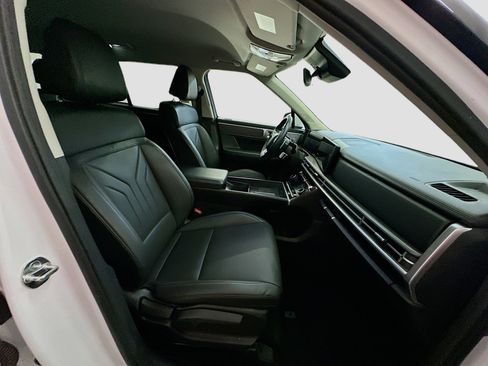 Used 2025 Hyundai Santa Fe SEL AWD/4WD image 33