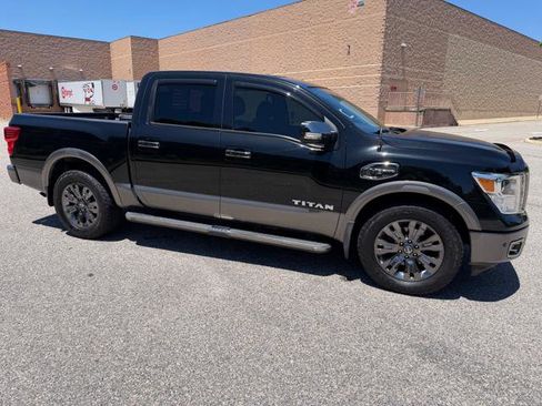 Used 2017 Nissan Titan Platinum Reserve RWD image 39