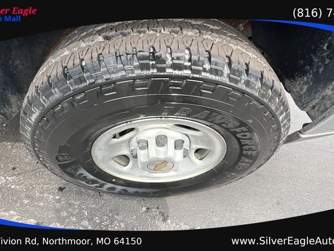 Used 2004 Chevrolet Silverado 2500 W/T RWD image 17