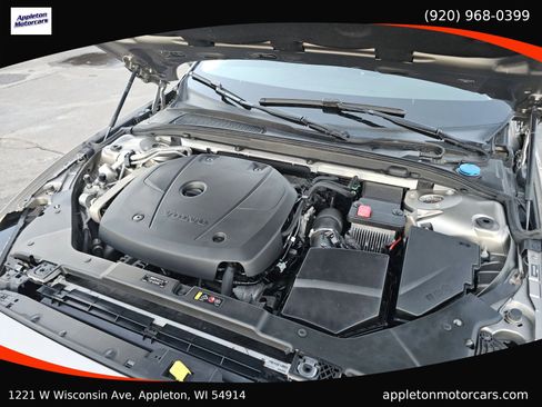 Used 2019 Volvo S60 T5 Momentum w/ Premium Package image 4