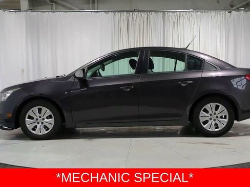 Used 2014 Chevrolet Cruze LS image 5
