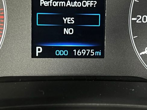 Used 2025 Toyota Corolla Cross LE image 18