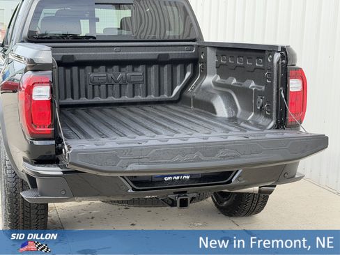 New 2026 GMC Canyon Denali w/ LPO, Denali Black Edition image 5