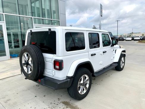 Used 2022 Jeep Wrangler Unlimited Sahara image 5