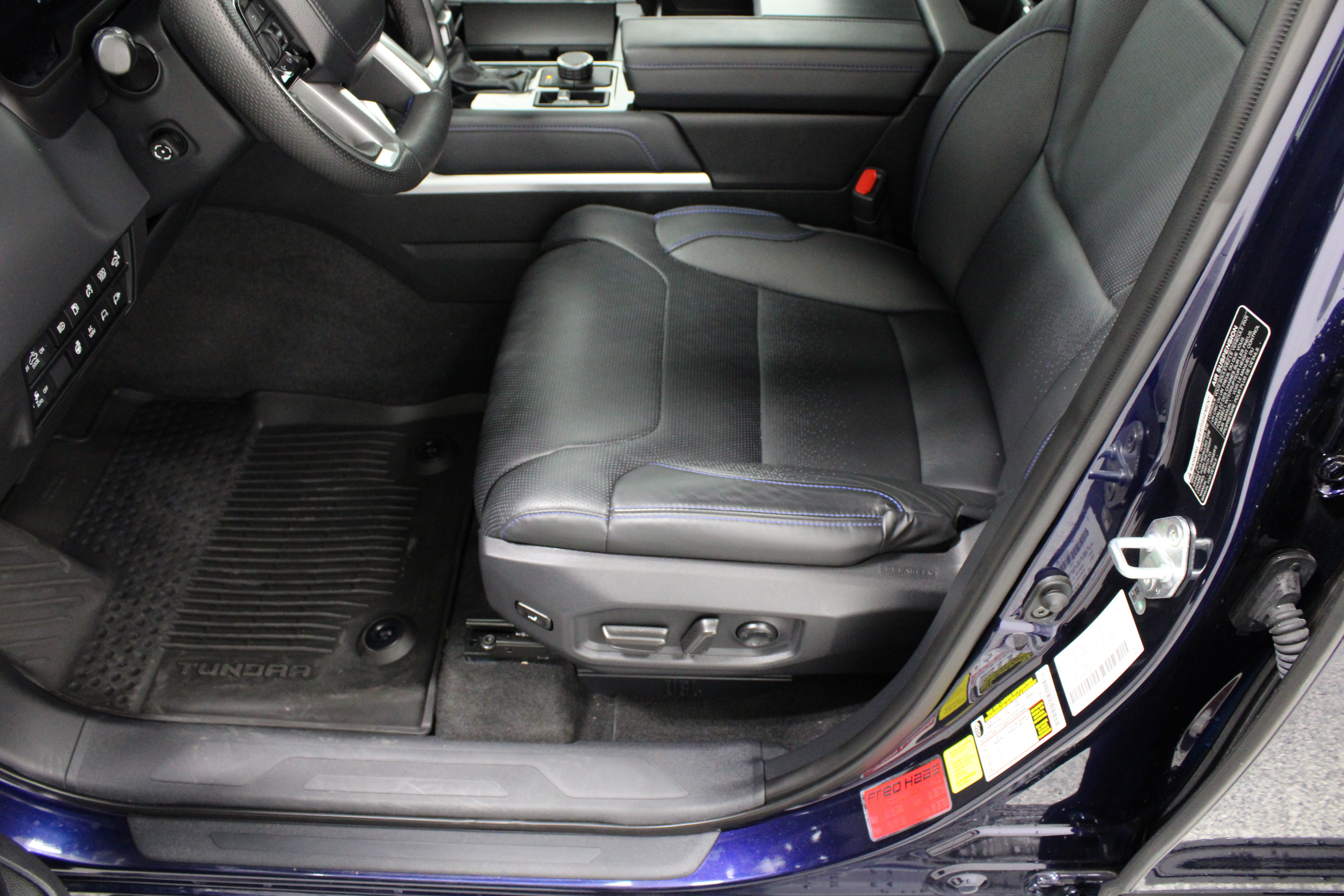 Used 2023 Toyota Tundra Platinum w/ Advanced Package AWD/4WD image 16