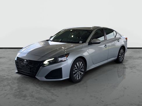 Used 2023 Nissan Altima 2.5 SV FWD image 4