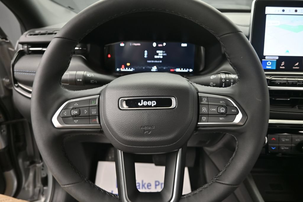 Used 2025 Jeep Compass Limited w/ Driver Assist Group I AWD/4WD image 29