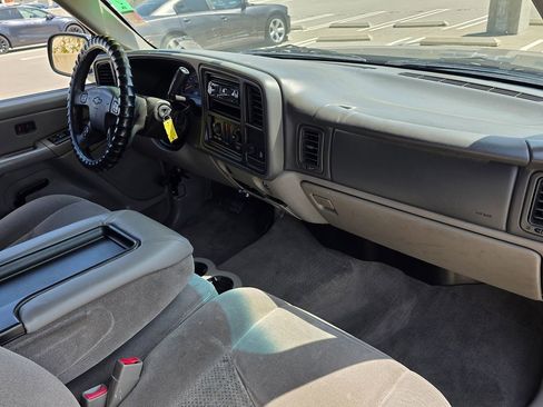 Used 2005 Chevrolet Avalanche Z71 w/ Preferred Equipment Group image 8