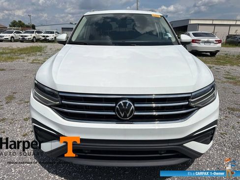 Used 2024 Volkswagen Tiguan SE w/ Panoramic Sunroof Package FWD image 8