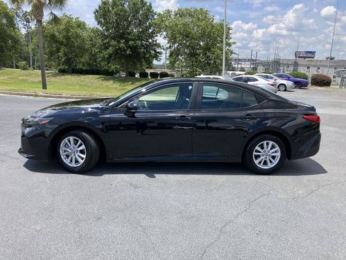 Used 2026 Toyota Camry LE w/ Convenience Package FWD image 2