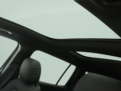 New 2026 Mercedes-Benz GLB 250 4MATIC image 11