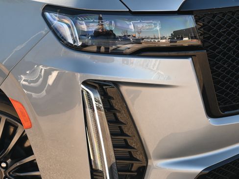 Used 2023 Cadillac Escalade ESV V image 14