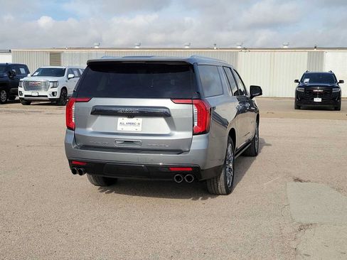 Used 2023 GMC Yukon XL Denali Ultimate AWD/4WD image 8
