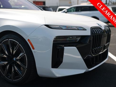 Used 2025 BMW i7 M70 w/ Executive Package image 7