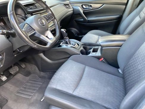 Used 2019 Nissan Rogue SV image 5