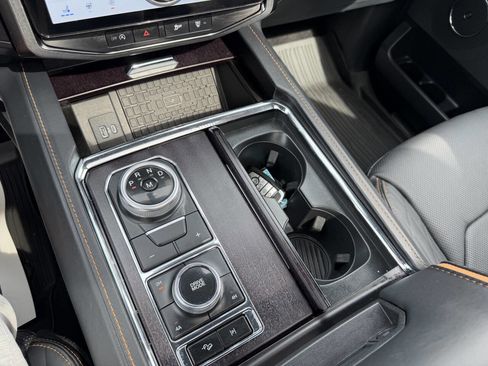 Used 2023 Ford Expedition Max Platinum AWD/4WD image 19