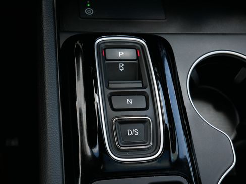 Used 2025 Honda Pilot Elite image 24