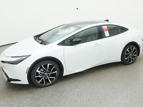 New 2025 Toyota Prius Plug-In Hybrid FWD image 33